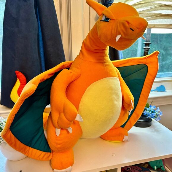 Pokemon Charizard 24 Inch Plush - Picture 1 of 8